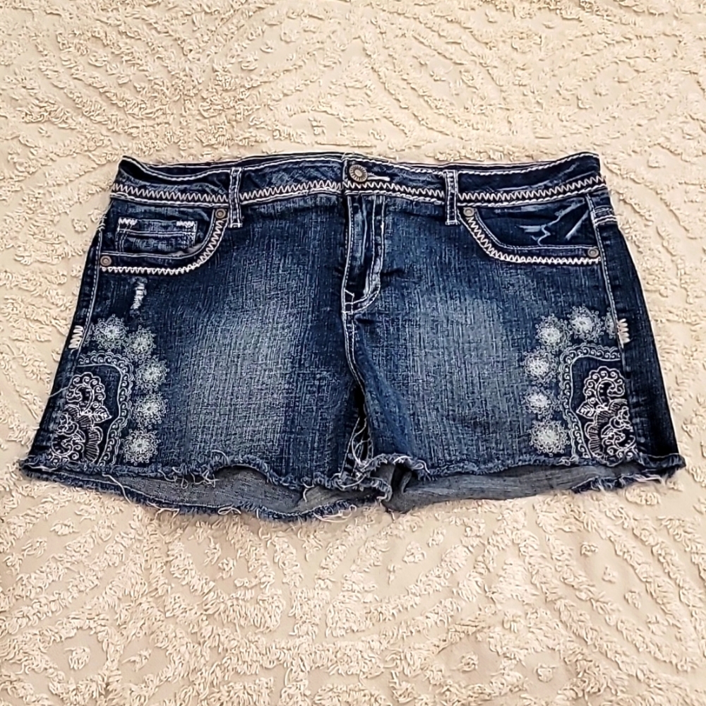 Maurice's Denim Shorts Size 15/16